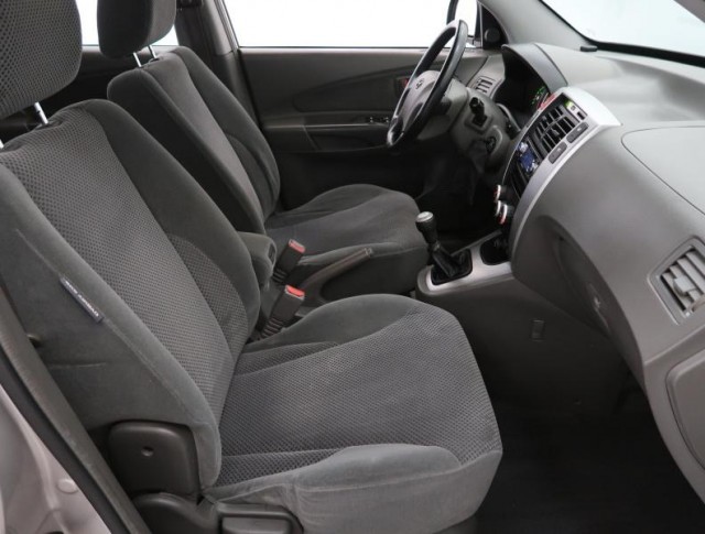 Hyundai Tucson  2.0 i 