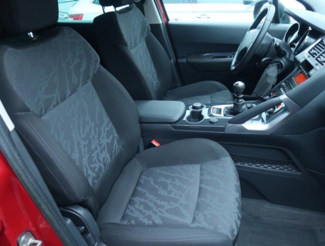 Peugeot 3008  1.6 HDi 