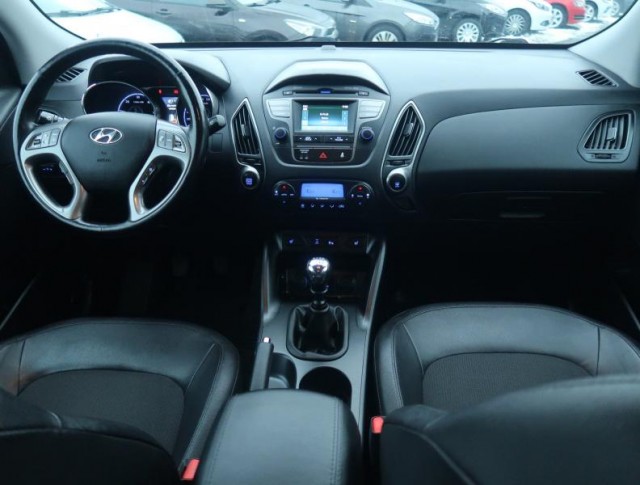 Hyundai ix35  2.0 CRDi Trikolor