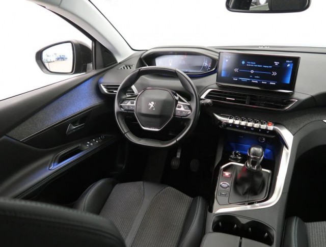 Peugeot 3008  1.5 BlueHDi 