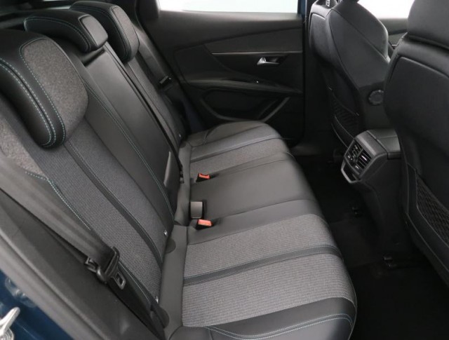 Peugeot 3008  1.5 BlueHDi 