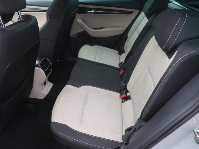 Škoda Karoq  1.0 TSI Style