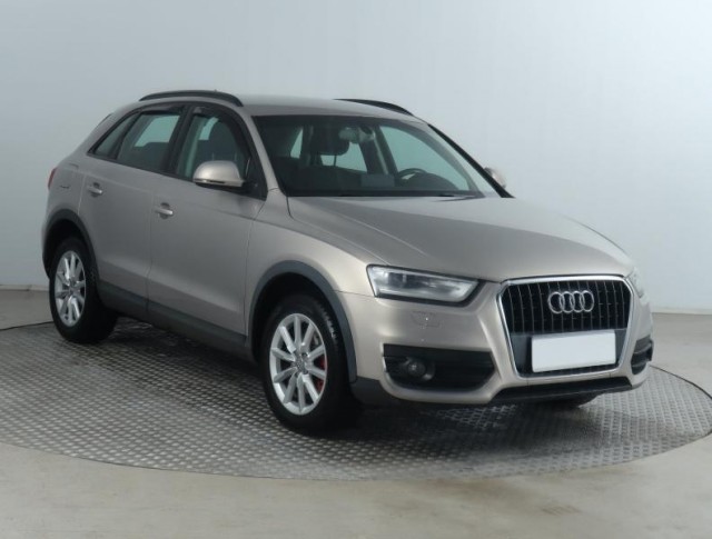 Audi Q3  2.0 TDI basis