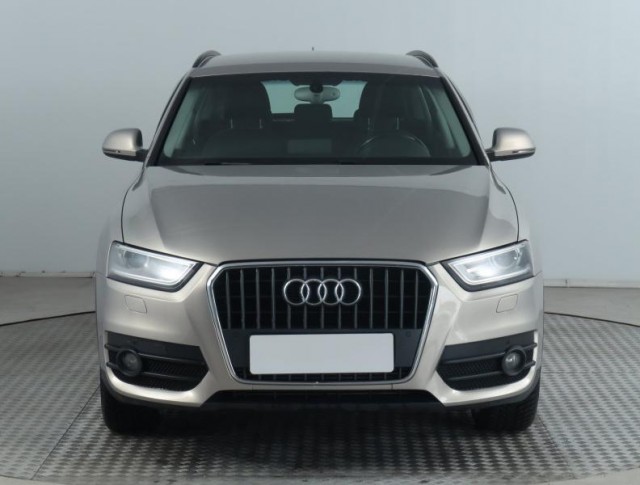 Audi Q3  2.0 TDI basis