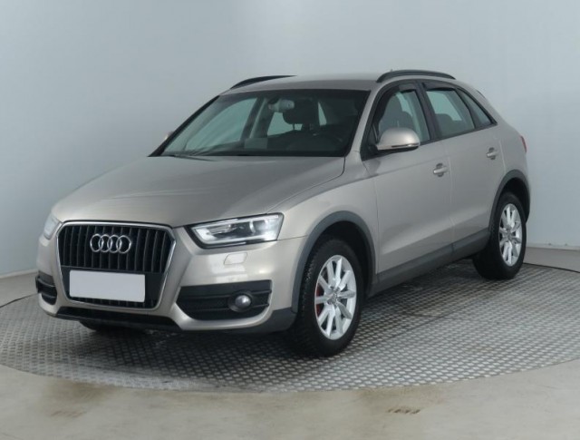 Audi Q3  2.0 TDI basis