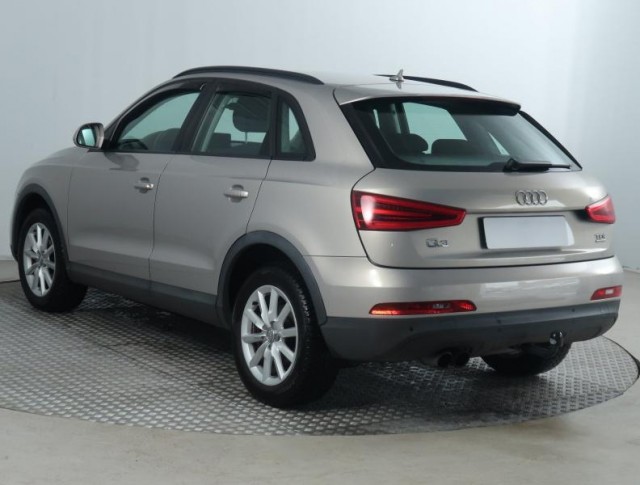 Audi Q3  2.0 TDI basis