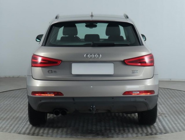 Audi Q3  2.0 TDI basis