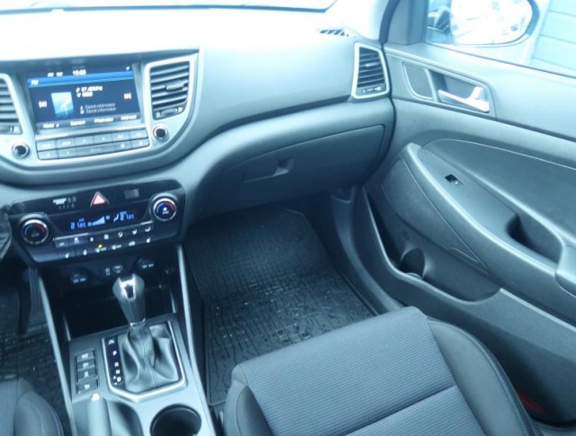 Hyundai Tucson  2.0 CRDi 