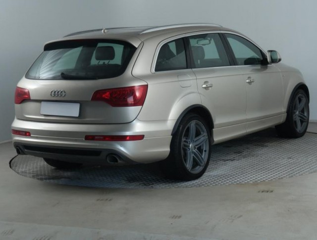 Audi Q7  3.0 TDI S-Line