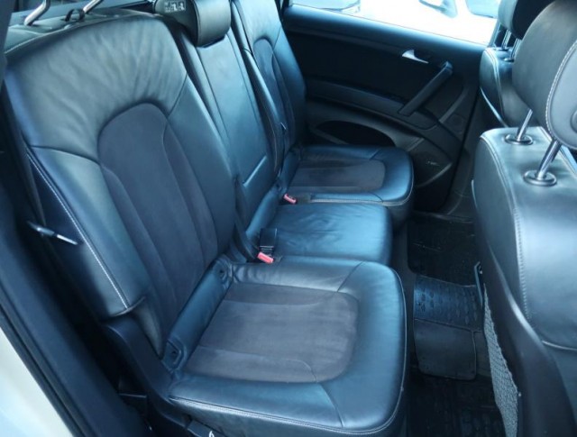 Audi Q7  3.0 TDI S-Line