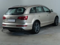 Audi Q7  3.0 TDI S-Line
