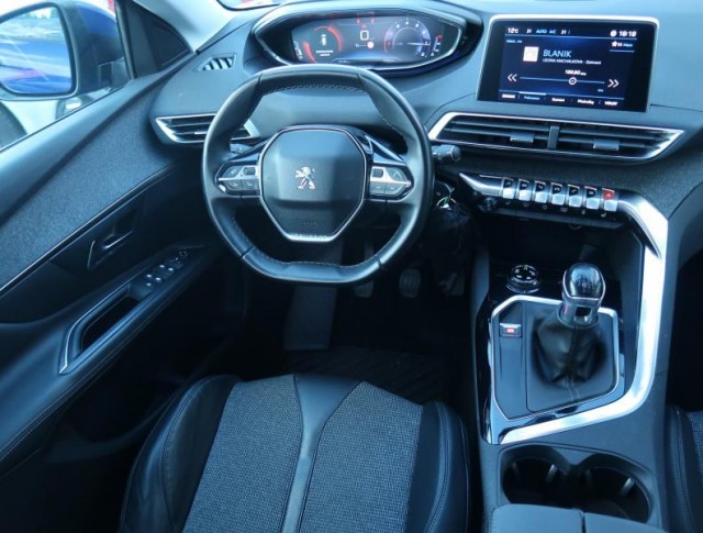 Peugeot 3008  1.2 PureTech Allure