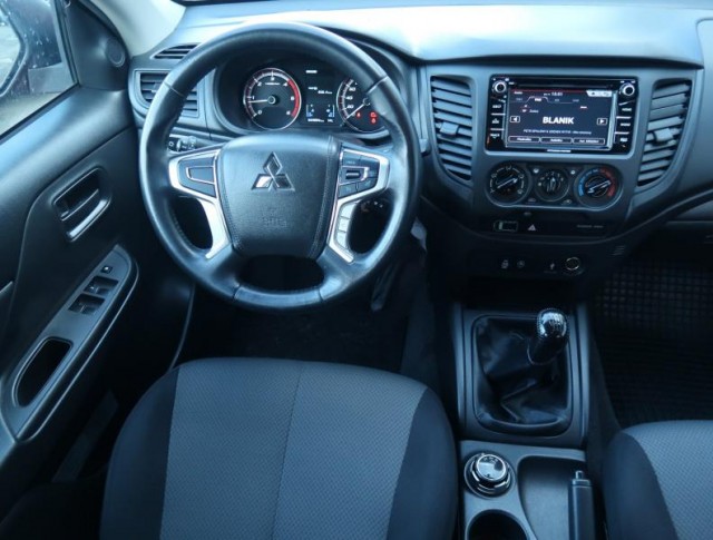 Mitsubishi L200  2.2 DI-D Elegance