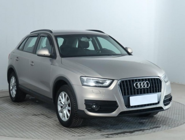 Audi Q3  2.0 TDI basis
