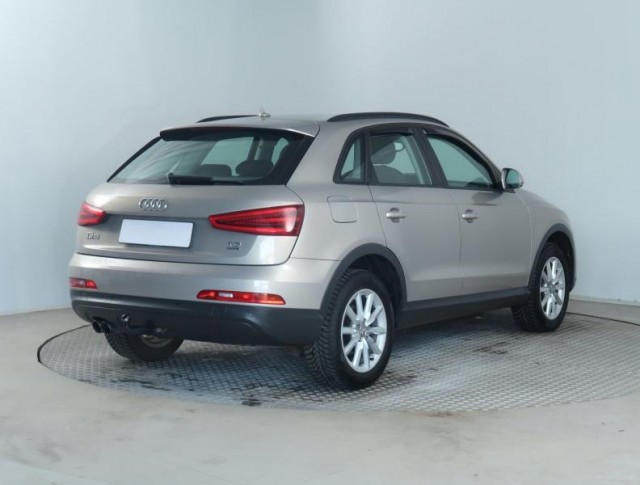 Audi Q3  2.0 TDI basis