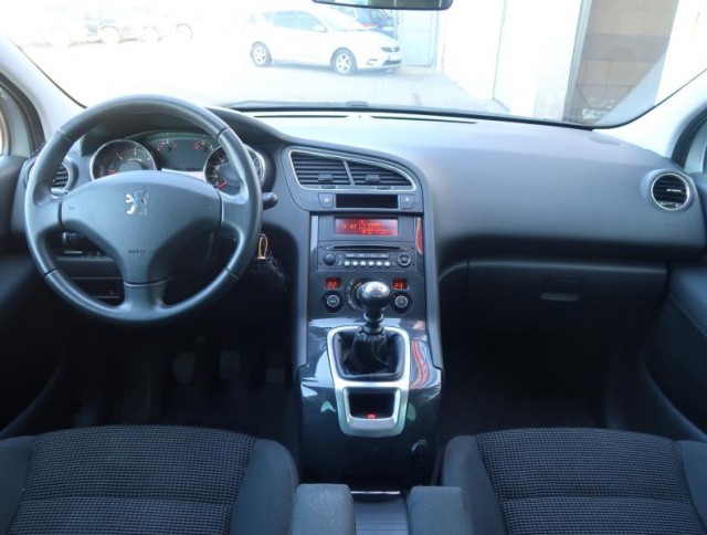 Peugeot 5008  1.6 HDi 