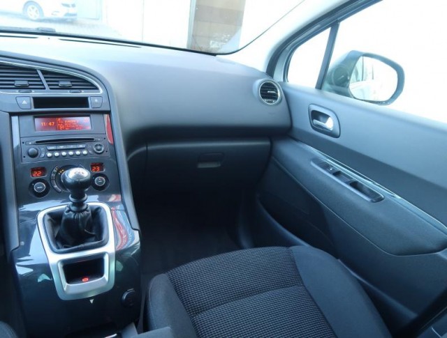 Peugeot 5008  1.6 HDi 