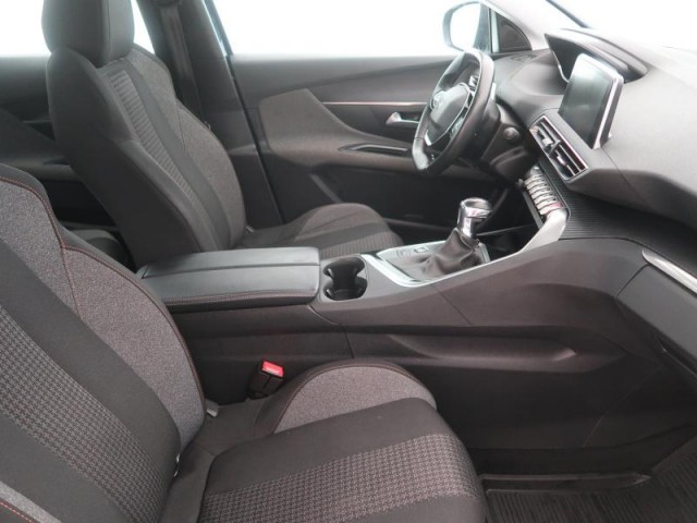 Peugeot 3008  1.2 PureTech 
