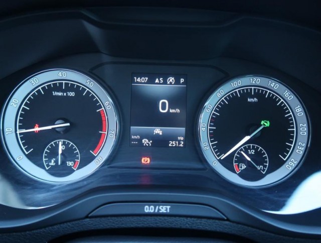 Škoda Karoq  1.5 TSI Style