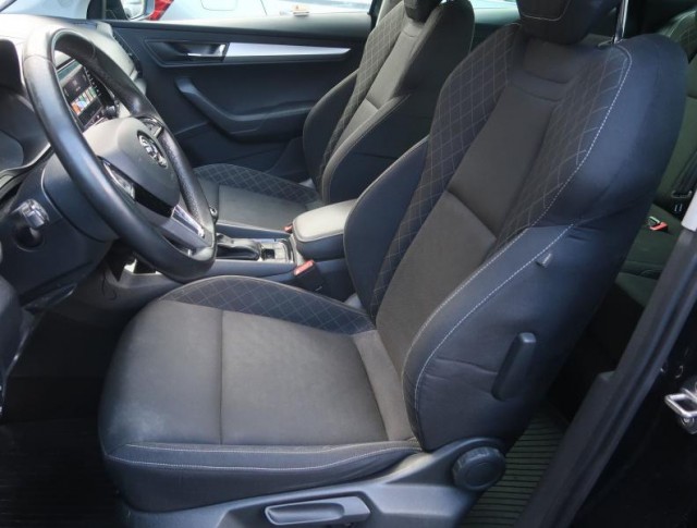 Škoda Karoq  1.5 TSI Ambition Plus
