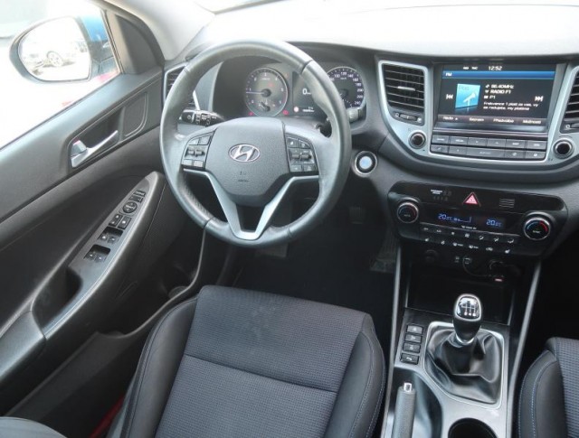 Hyundai Tucson  2.0 CRDi Trikolor