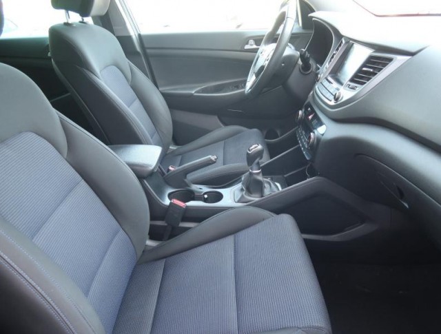 Hyundai Tucson  2.0 CRDi Trikolor