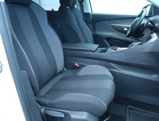Peugeot 5008  PureTech 130 Active