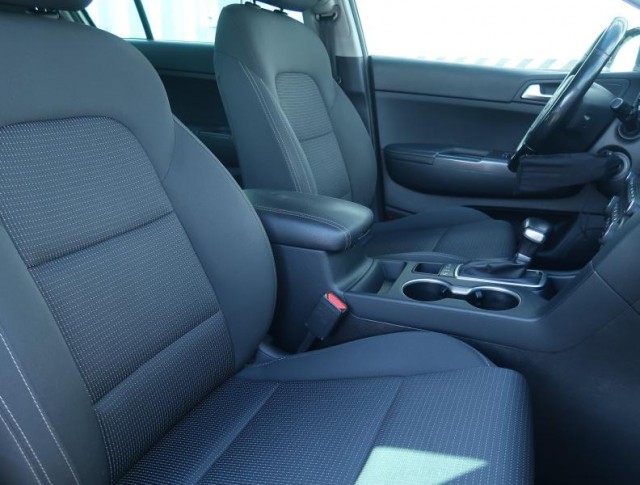 Kia Sportage  2.0 CRDi 