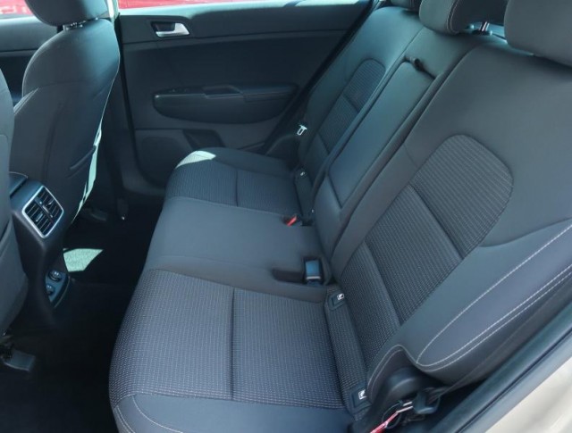 Kia Sportage  2.0 CRDi 