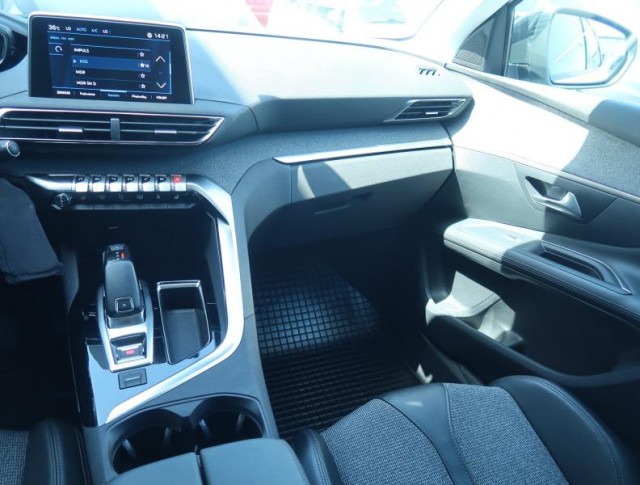Peugeot 3008  1.6 PureTech 