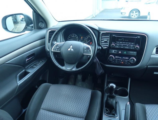 Mitsubishi Outlander  2.0 