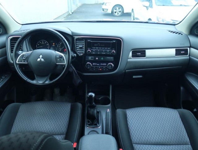 Mitsubishi Outlander  2.0 
