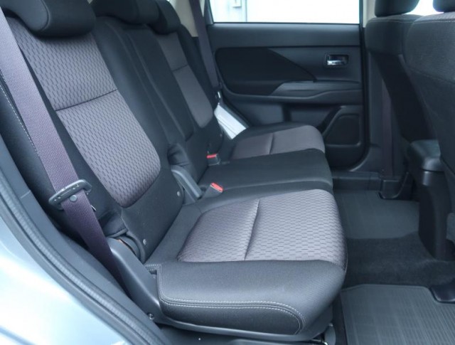 Mitsubishi Outlander  2.0 