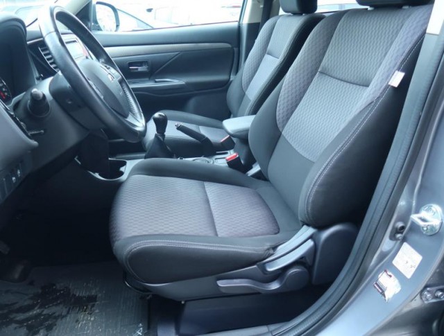 Mitsubishi Outlander  2.0 
