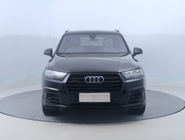 Audi Q7  3.0 TDI S-Line