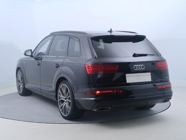 Audi Q7  3.0 TDI S-Line