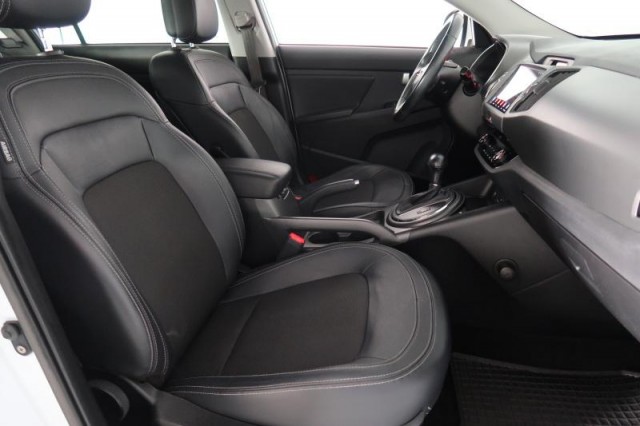 Kia Sportage  2.0 CRDi 
