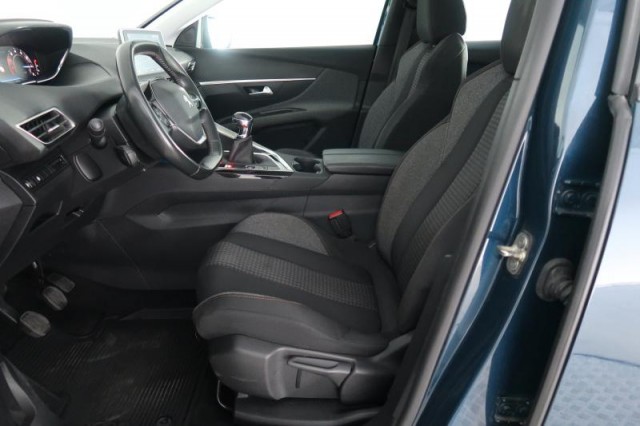 Peugeot 3008  1.2 PureTech 