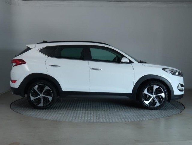 Hyundai Tucson  2.0 CRDi 