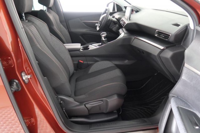 Peugeot 5008  PureTech 130 