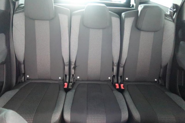 Peugeot 5008  PureTech 130 
