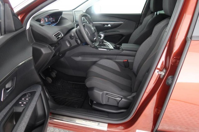Peugeot 5008  PureTech 130 