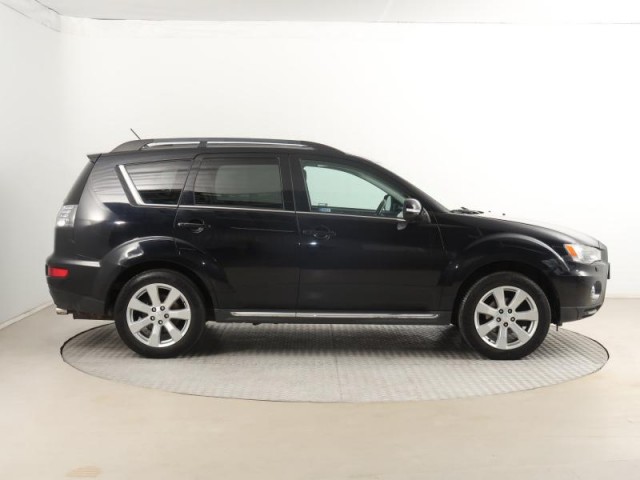 Mitsubishi Outlander  2.2 DI-D 