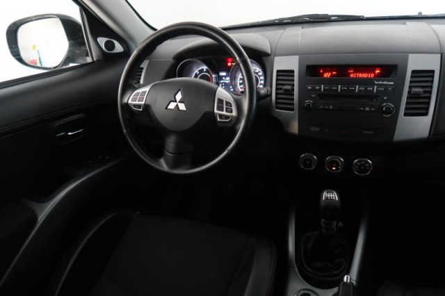 Mitsubishi Outlander  2.2 DI-D 