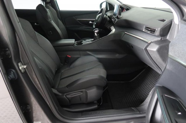 Peugeot 3008  1.2 PureTech Allure Pack