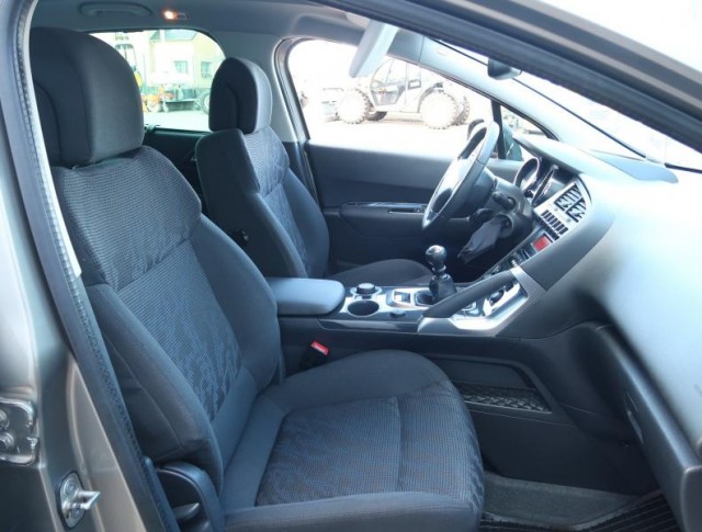 Peugeot 3008  2.0 HDi 