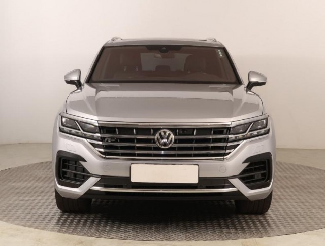 Volkswagen Touareg  3.0 TDI 