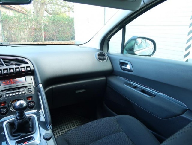 Peugeot 3008  2.0 HDi 