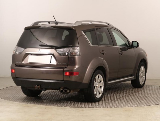 Mitsubishi Outlander  2.2 DI-D 