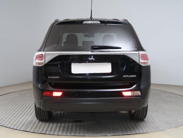 Mitsubishi Outlander  2.2 DI-D 